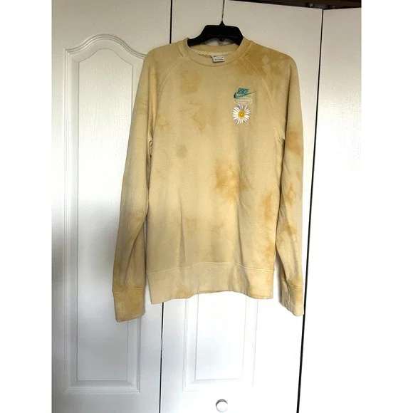 Nike Sportswear Tie Dye Embroidered Daisy Round Neck Small Yellow Daisy Gold - Picture 2 of 10